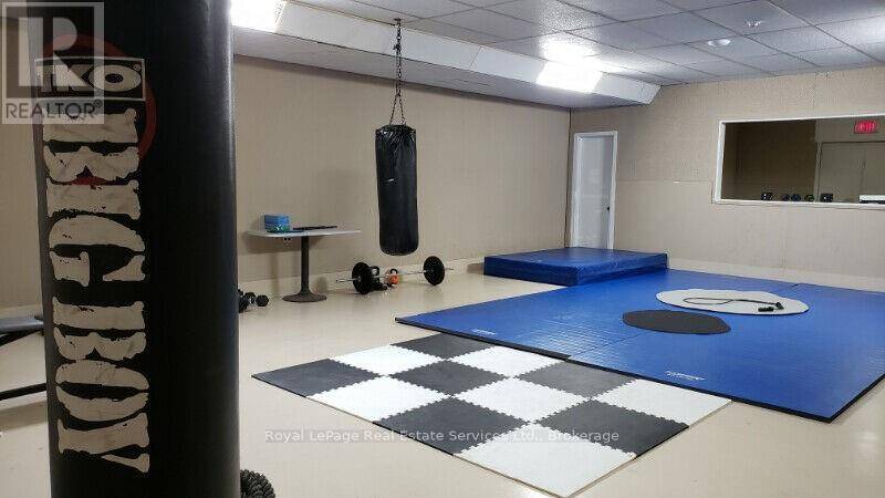 Windsor, ON N8W1G5,2998 East Tecumseh RD East #b01