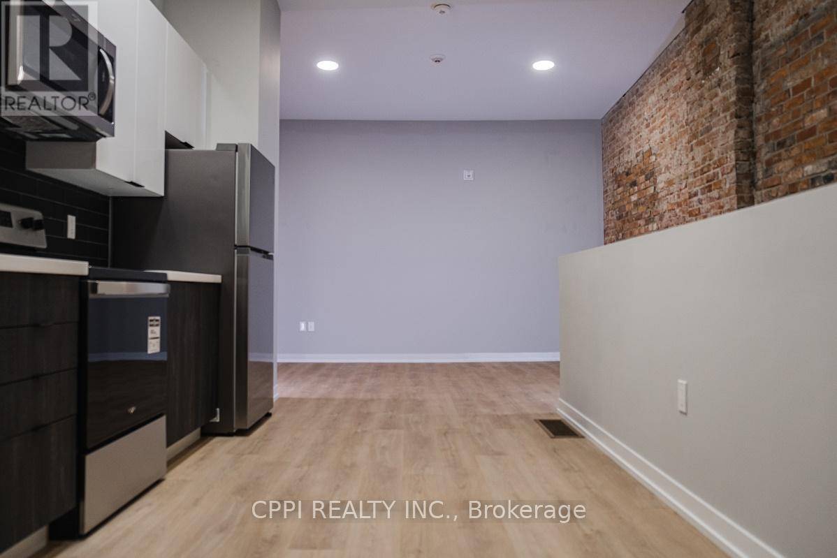 Peterborough Central (north), ON K9H2H5,140 Simcoe ST #216