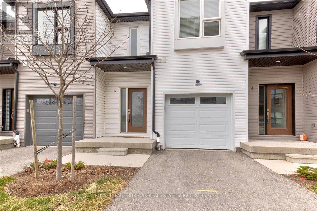 Kitchener, ON N2A0K9,110 Fergus AVE #3