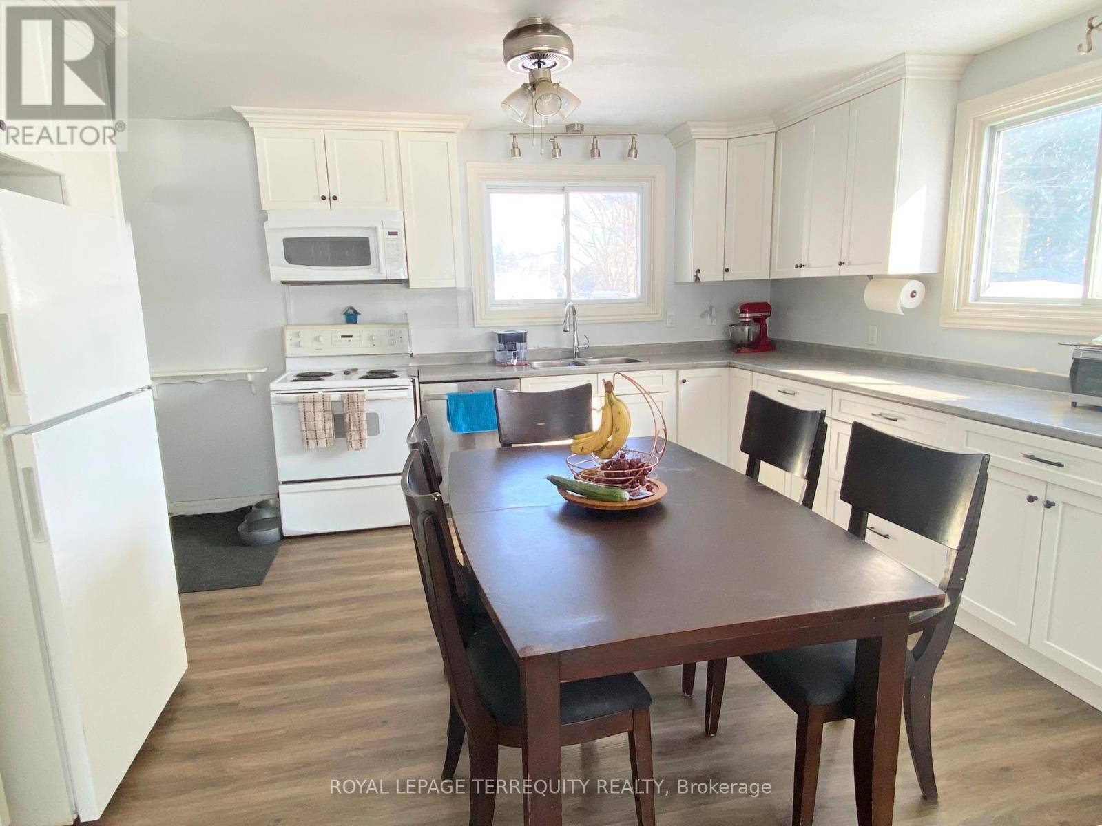 Quinte West (sidney Ward), ON K8R1B3,510 MONTROSE ROAD