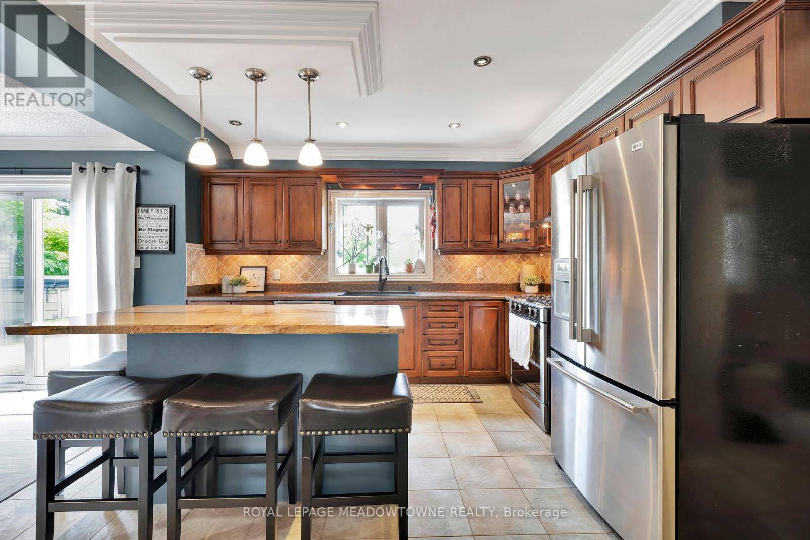 Hamilton, ON L8N2Z7,1 WOODSPRING COURT E