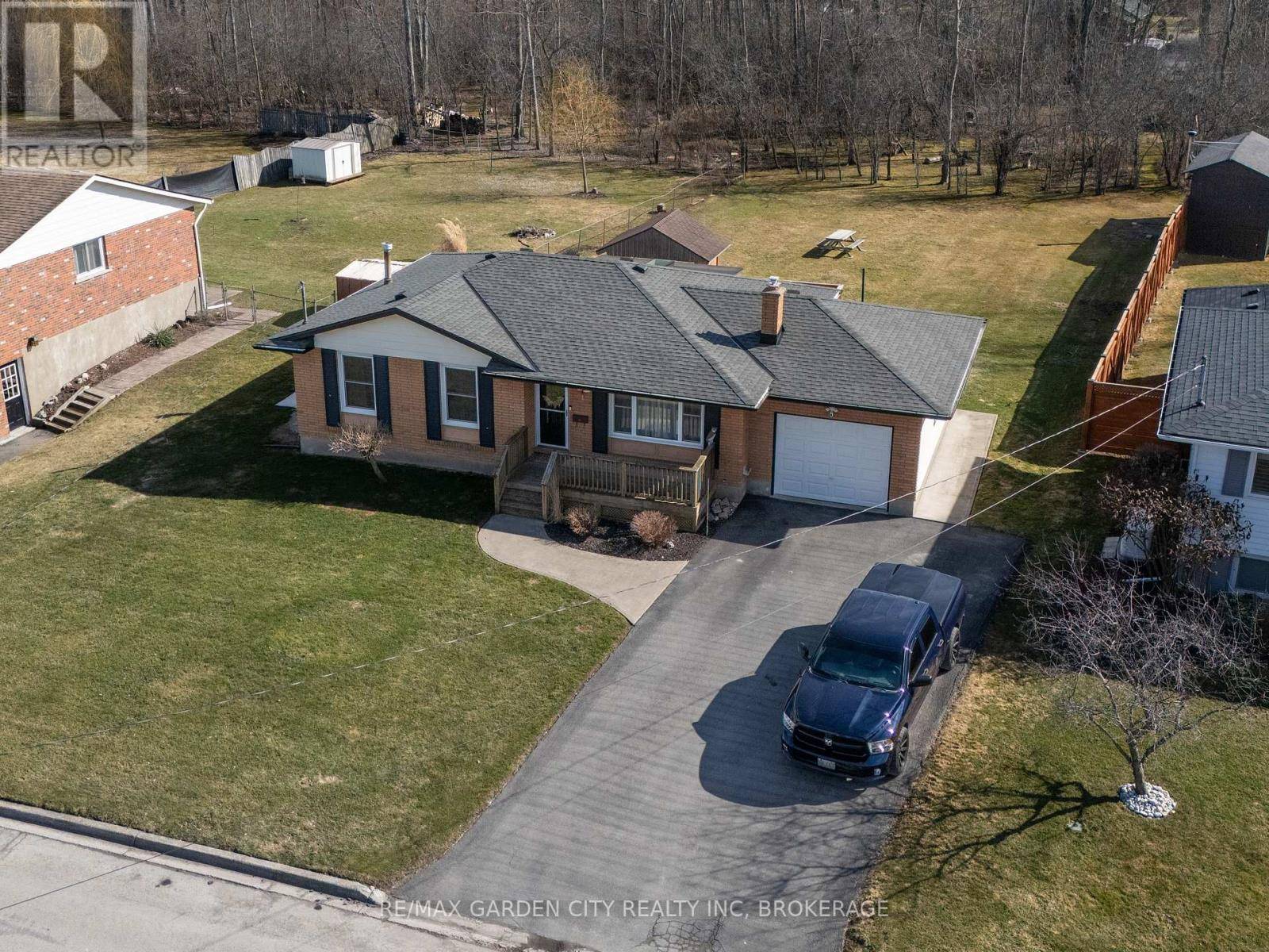 Fort Erie (crescent Park), ON L2A5X5,4 ENGLEWOOD COURT