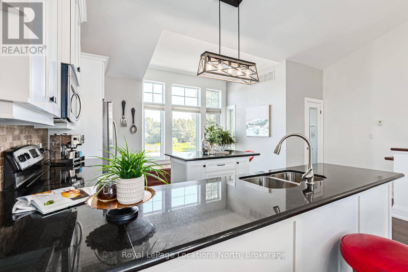 Blue Mountains, ON N0H2P0,59 King ST East #7