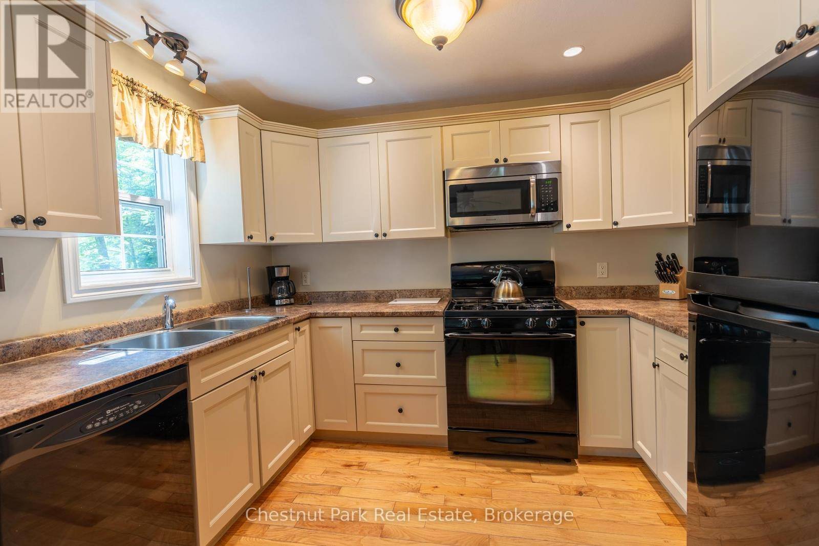 Lake Of Bays (franklin), ON P0A1H0,1052 Rat Bay RD #111-8