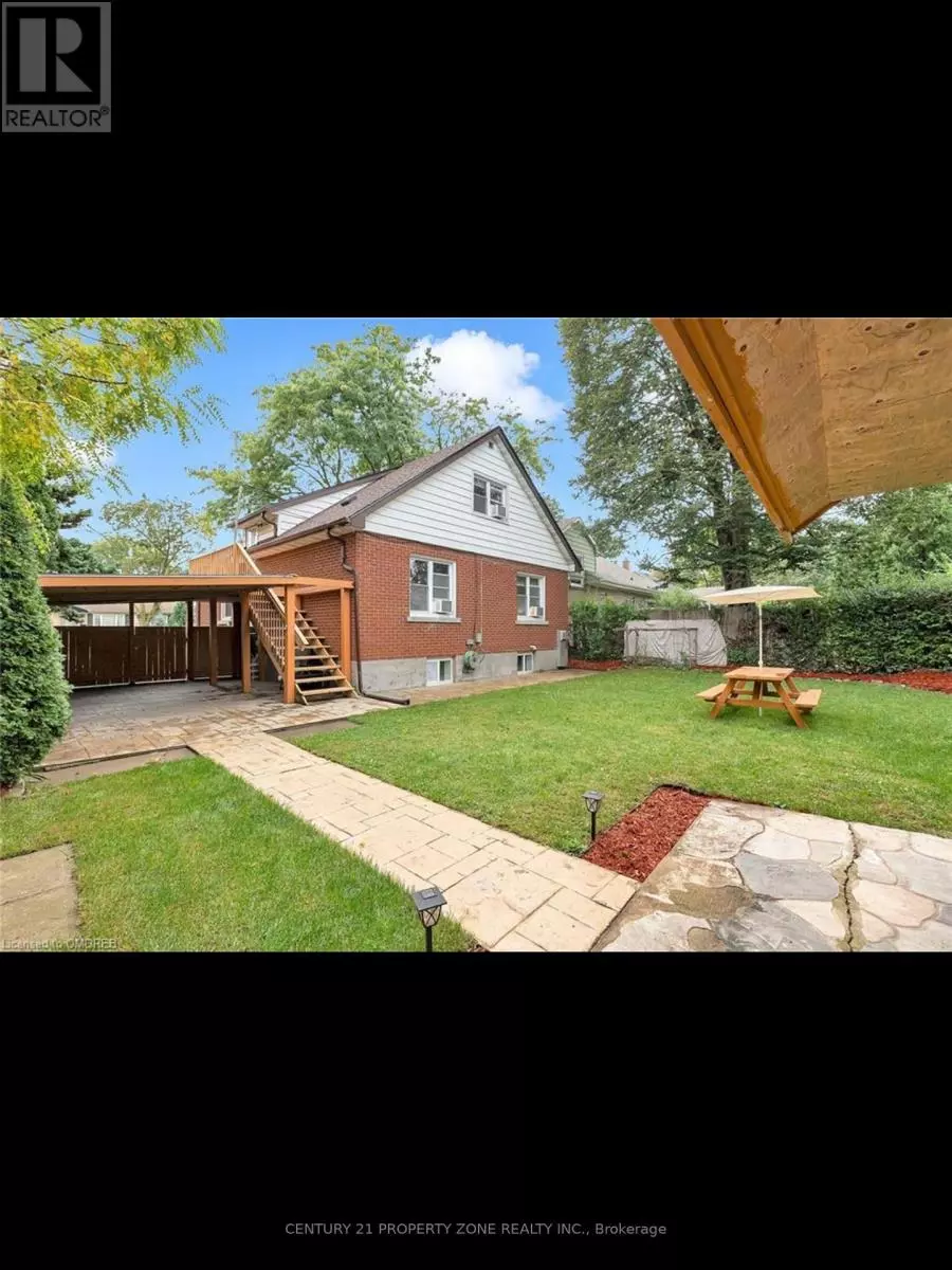 St. Catharines, ON L2R1L2,9 Pinedale AVE #Upper