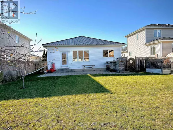 Loyalist (amherstview), ON K7N0A2,123 MACDOUGALL DRIVE