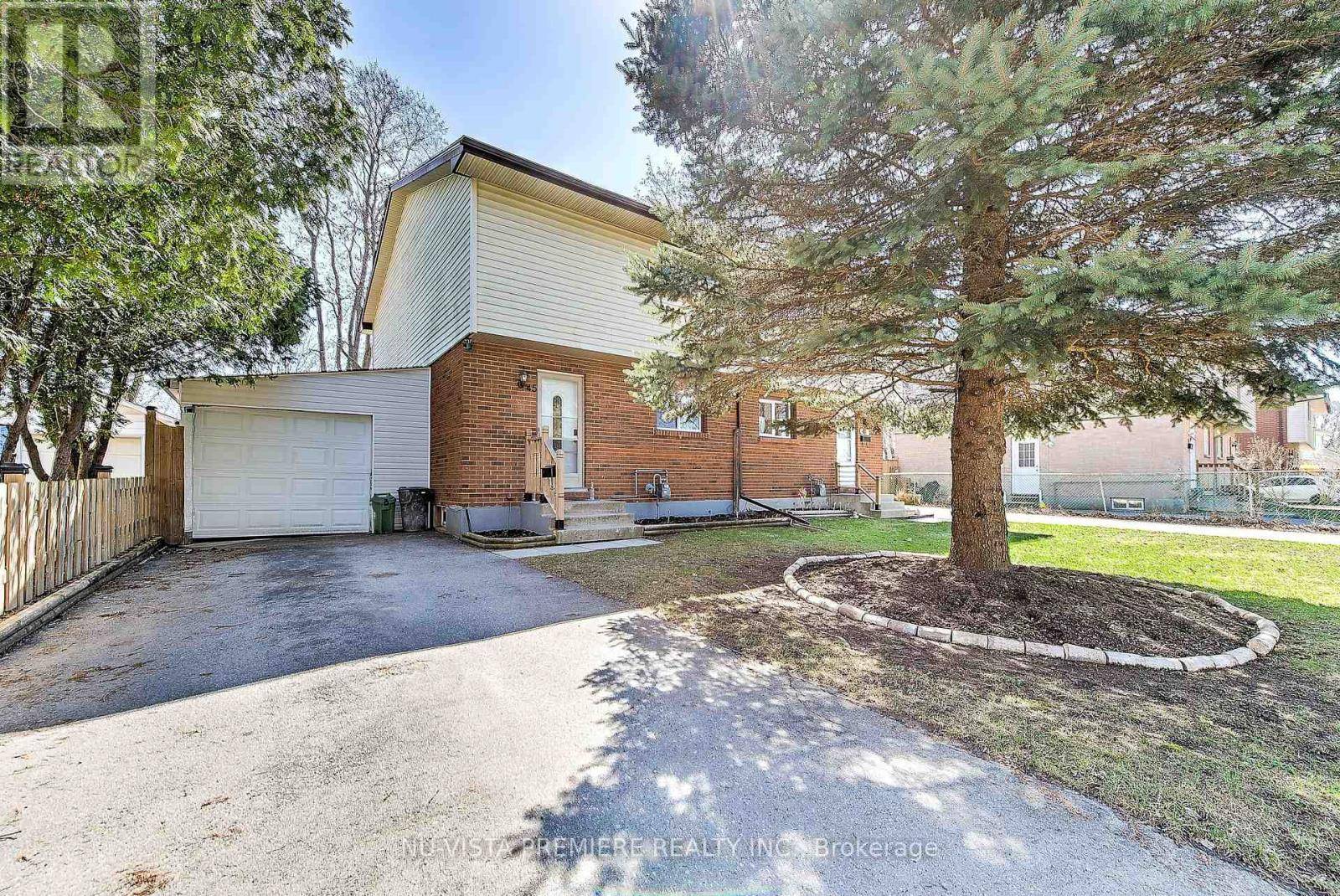 45 MOHEGAN CRESCENT, London East (east D), ON N5V2X7