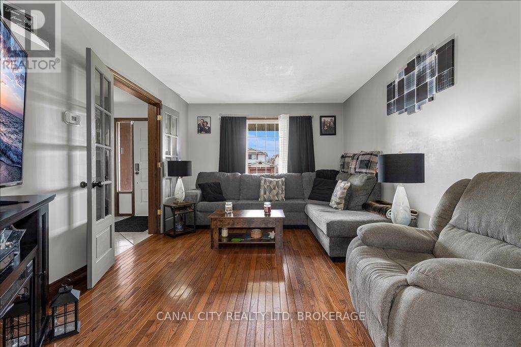 Thorold (confederation Heights), ON L2V4S8,20 CAPRI STREET
