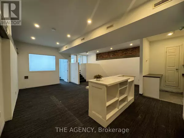 Hamilton (corktown), ON L8N2C3,139 JOHN STREET S