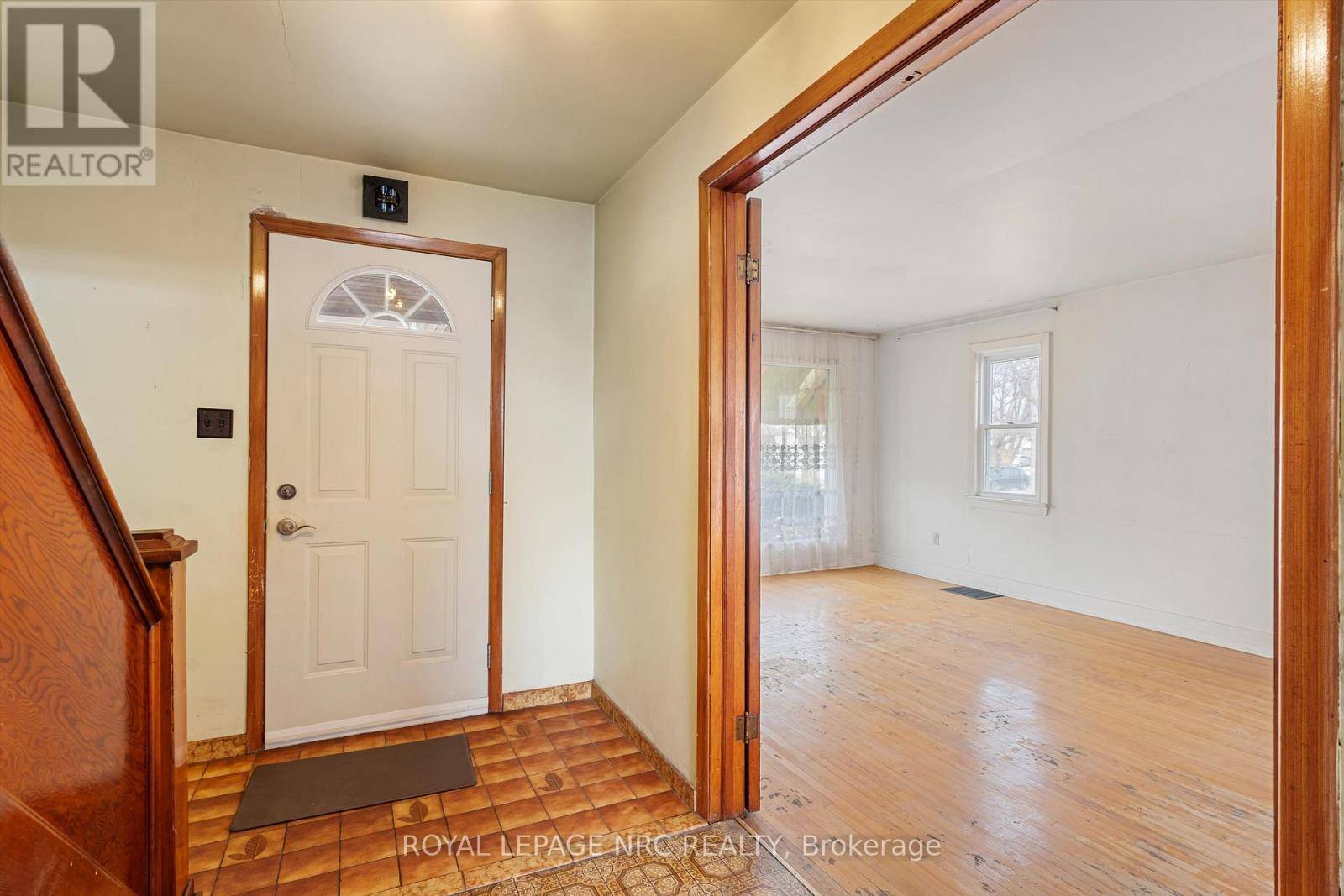 Welland (lincoln/crowland), ON L3B1V2,296 MCALPINE AVENUE S