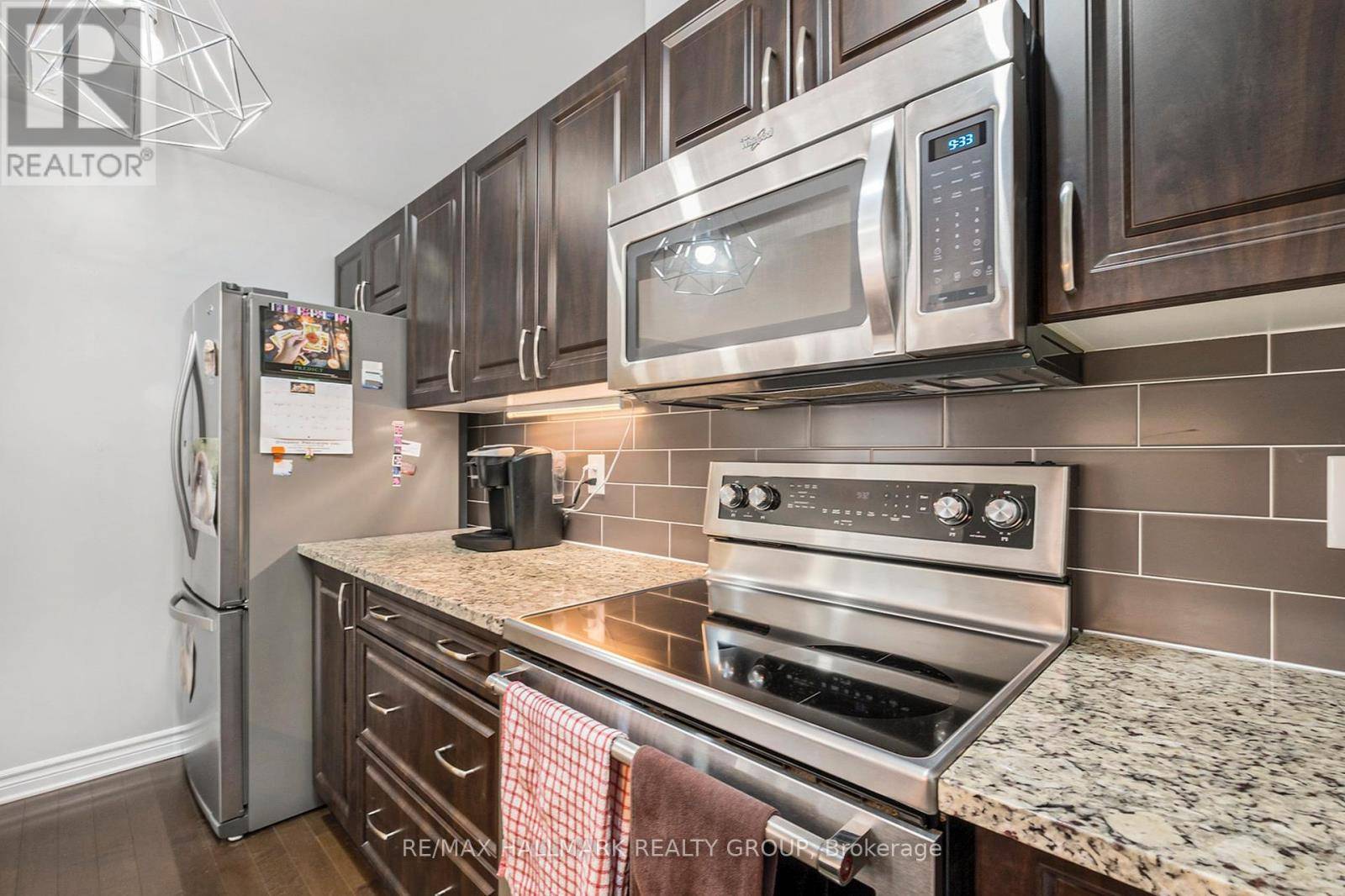 Ottawa, ON K1T0M7,362 WOOD ACRES GRV #i