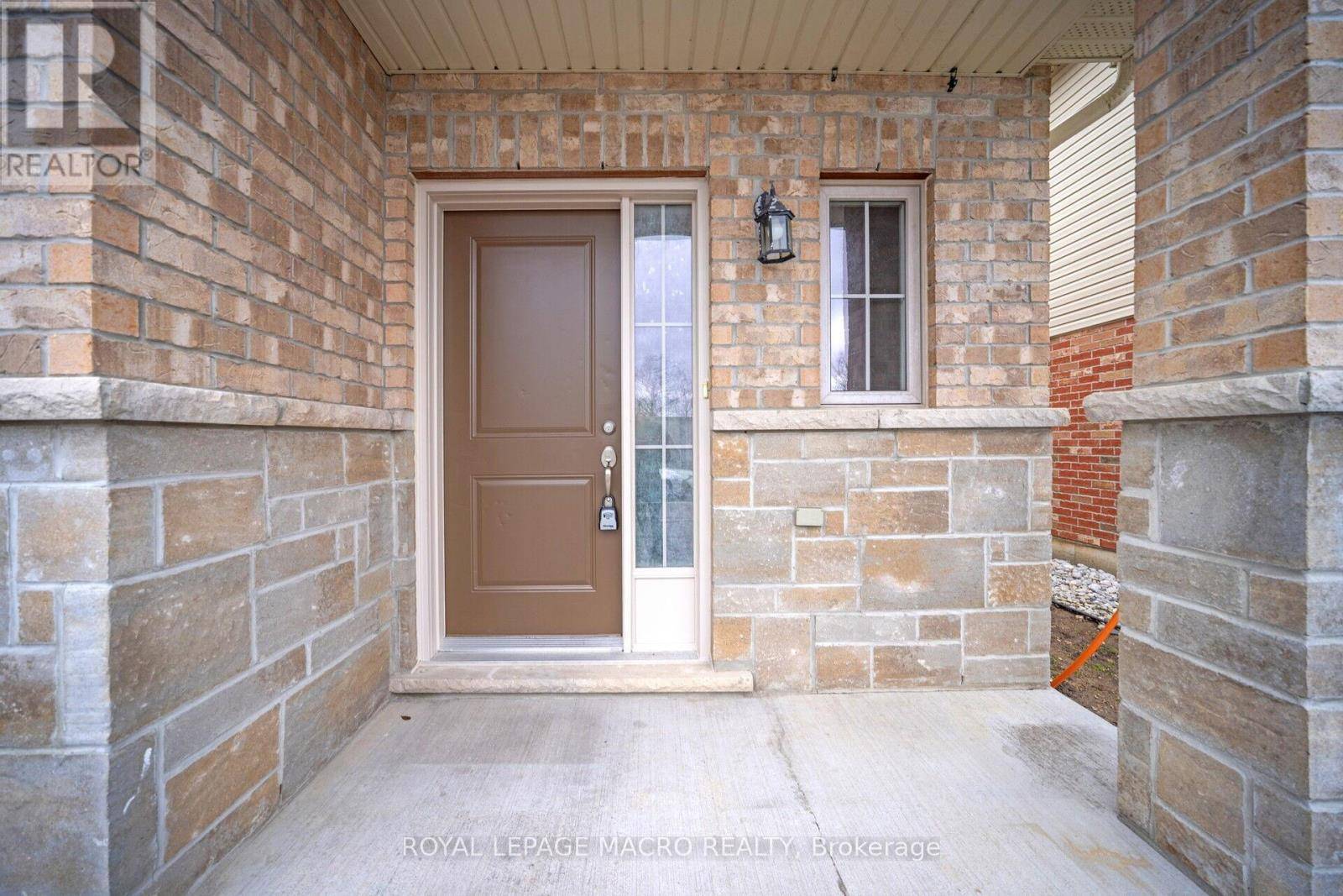 Hamilton (stoney Creek), ON L8E0G3,57 REDCEDAR CRESCENT S