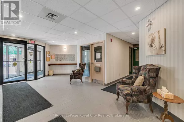 Centre Wellington (fergus), ON N1M3H8,200 River ST #303