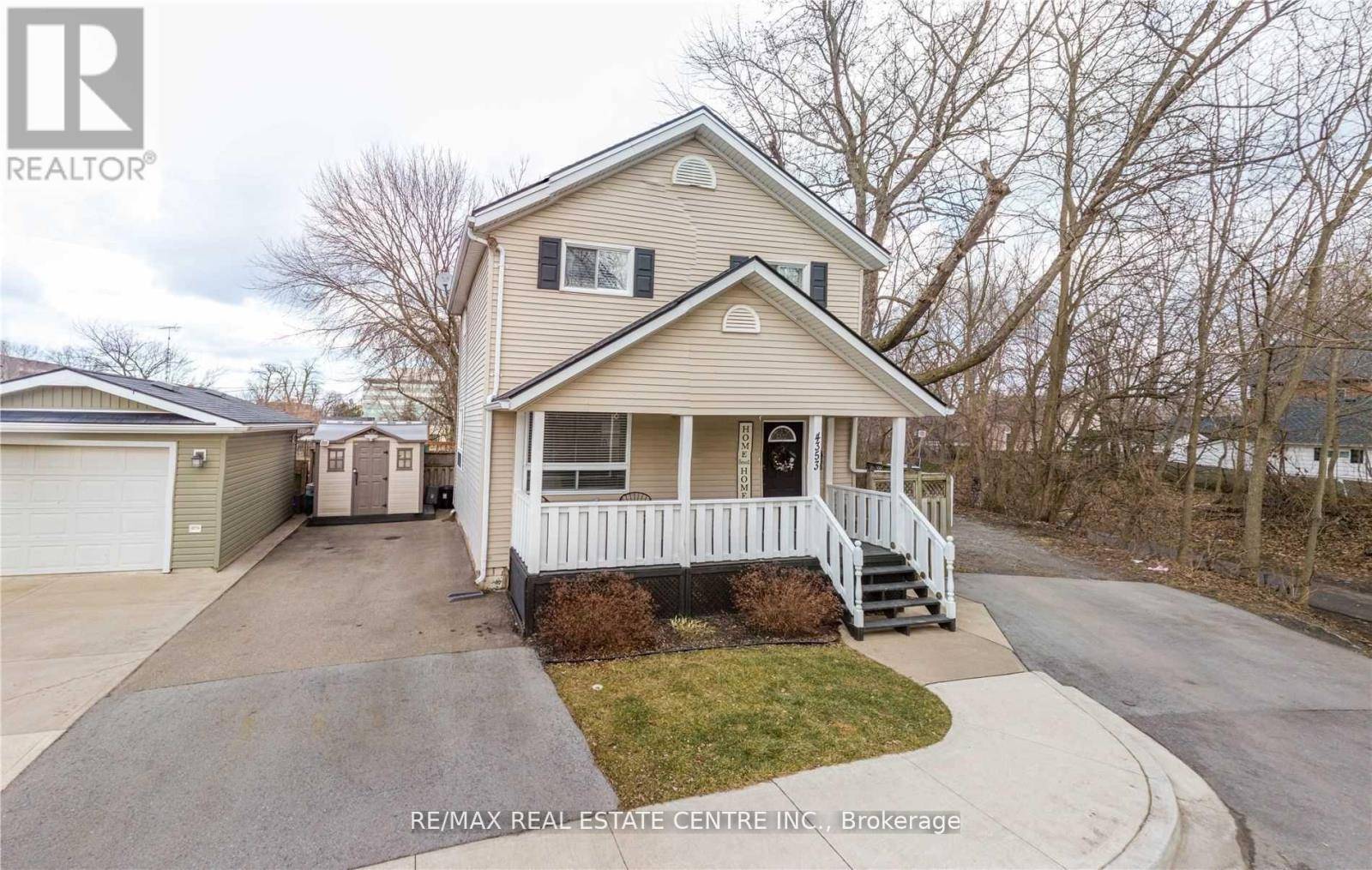 4353 ELLIS STREET, Niagara Falls (downtown), ON L2E1H3
