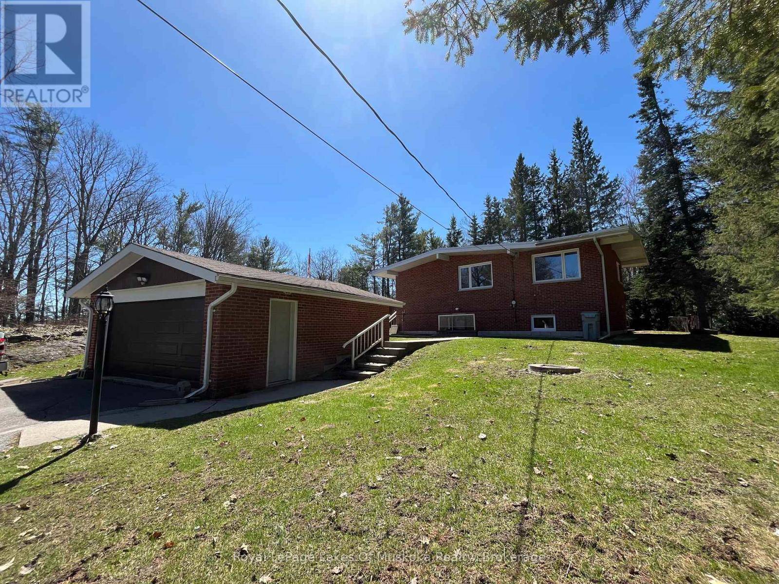 Gravenhurst (muskoka (s)), ON P1P1R1,1030 SIMPSON ROAD