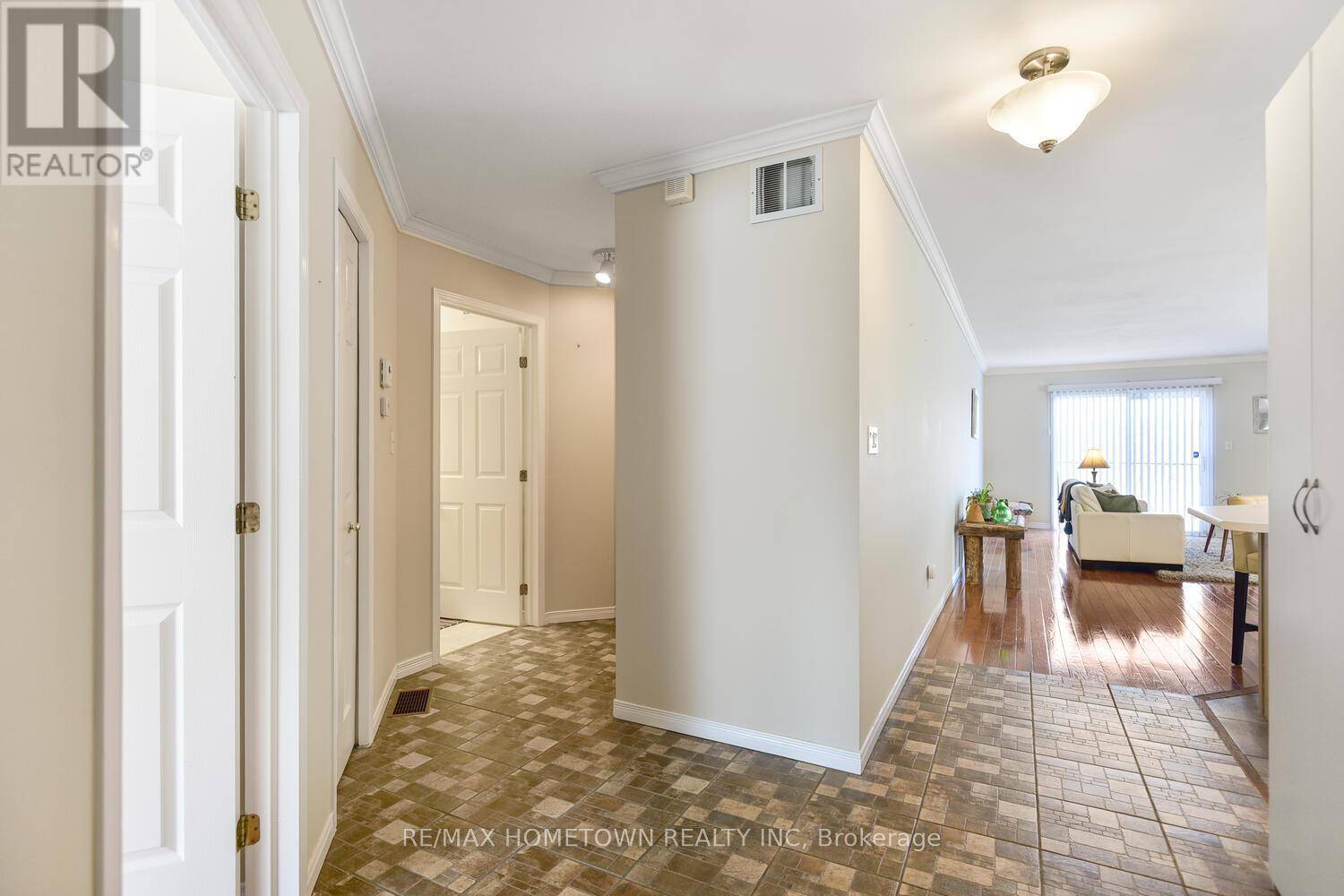 Brockville, ON K6V7J7,221 BELEY STREET
