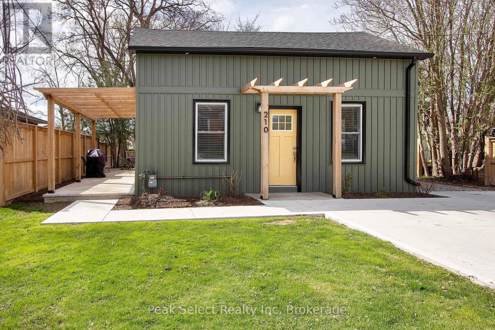 St. Marys, ON N4X1B1,210 JONES STREET W