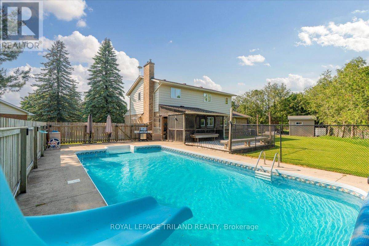 South Huron (exeter), ON N0M1S1,21 SHERWOOD CRESCENT