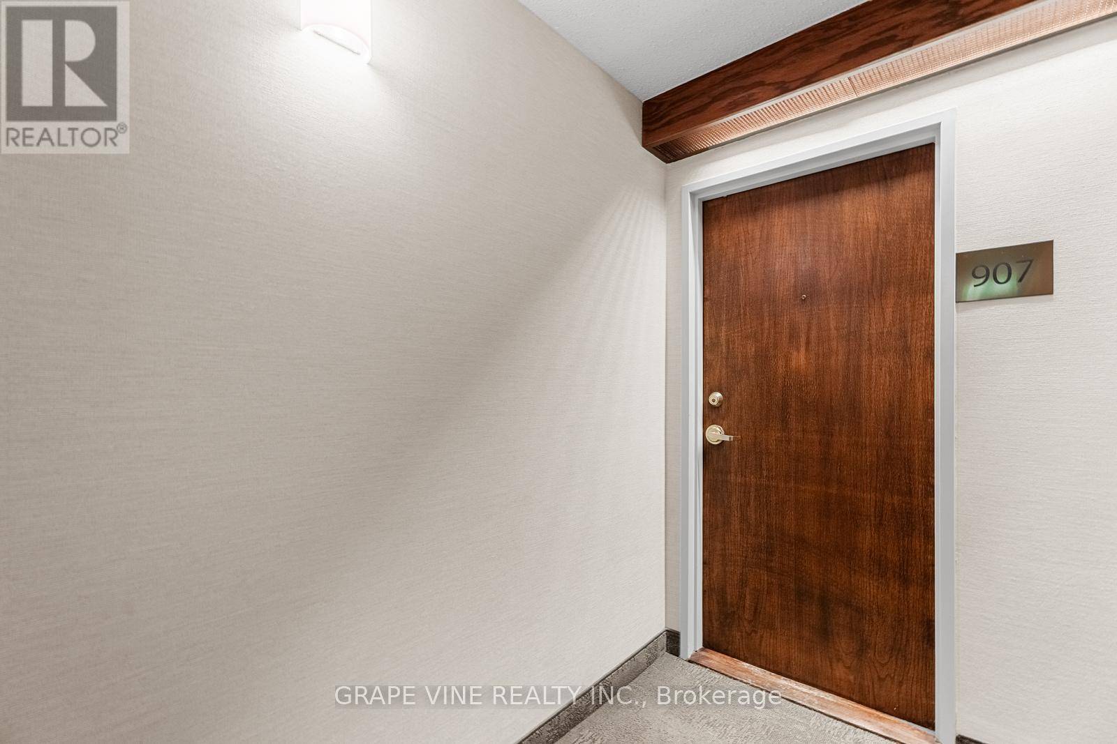 Ottawa, ON K1R7W9,470 Laurier AVE West #907