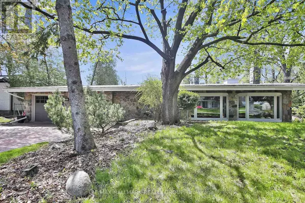 10 QUALICUM STREET, Ottawa, ON K2H7G8