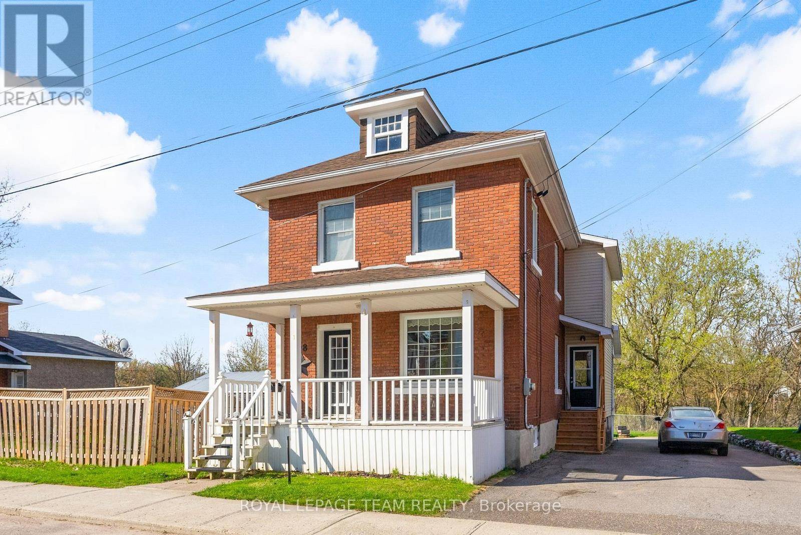 28 BANK STREET N, Renfrew, ON K7V2C9