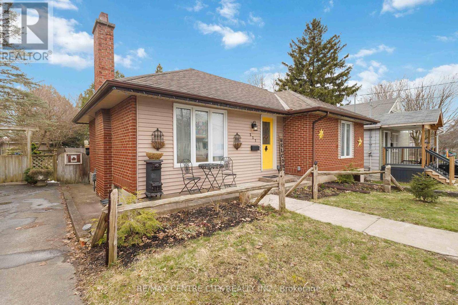 227 OAKLAND AVENUE, London East (east M), ON N5W4J2