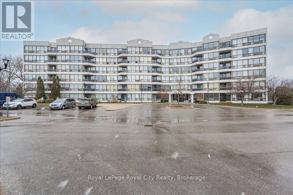 Guelph (junction/onward Willow), ON N1H8H5,107 Bagot ST #110