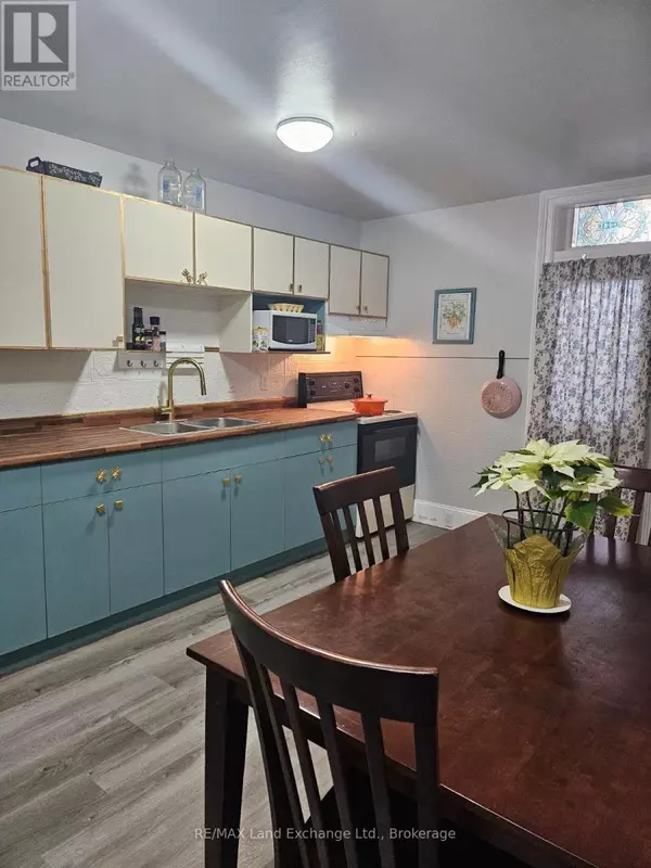 South Bruce, ON N0G2S0,12 CLINTON STREET S