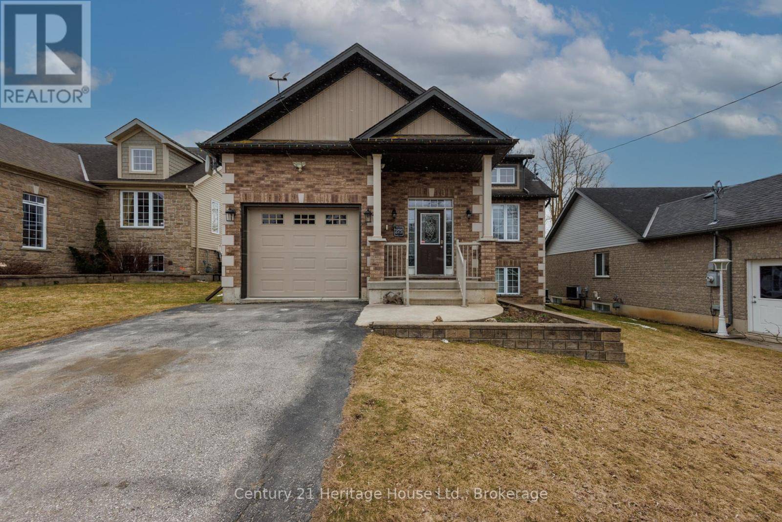 275 SOUTH STREET E, West Grey, ON N0G1R0