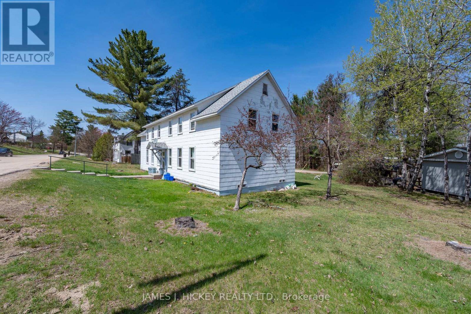 Deep River, ON K0J1P0,14 HURON STREET