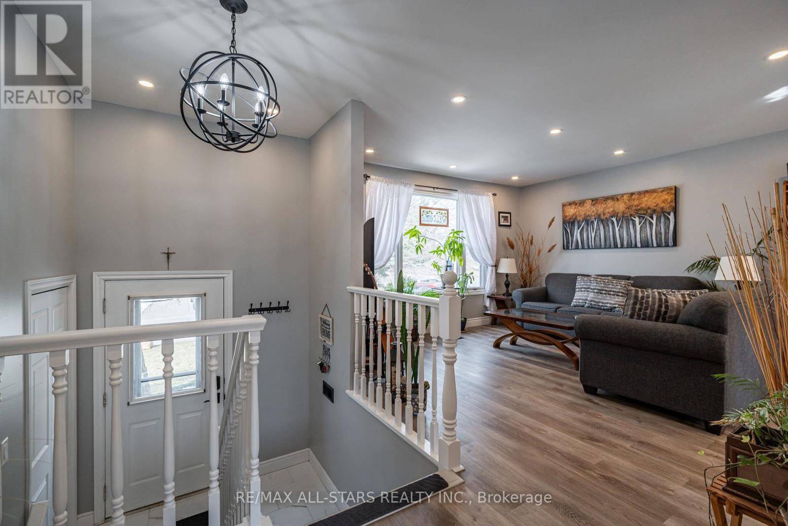 Peterborough West (central), ON K9K1V8,2431 MOUNTLAND DRIVE