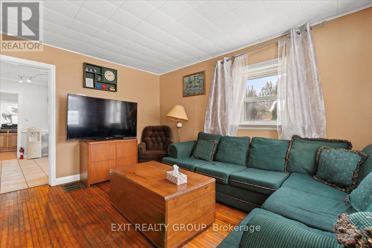 Quinte West (frankford Ward), ON K0K2C0,37 BRUCE STREET