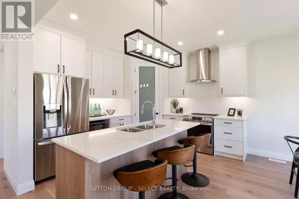 London South (south V), ON N6P1H5,6366 HEATHWOODS AVENUE