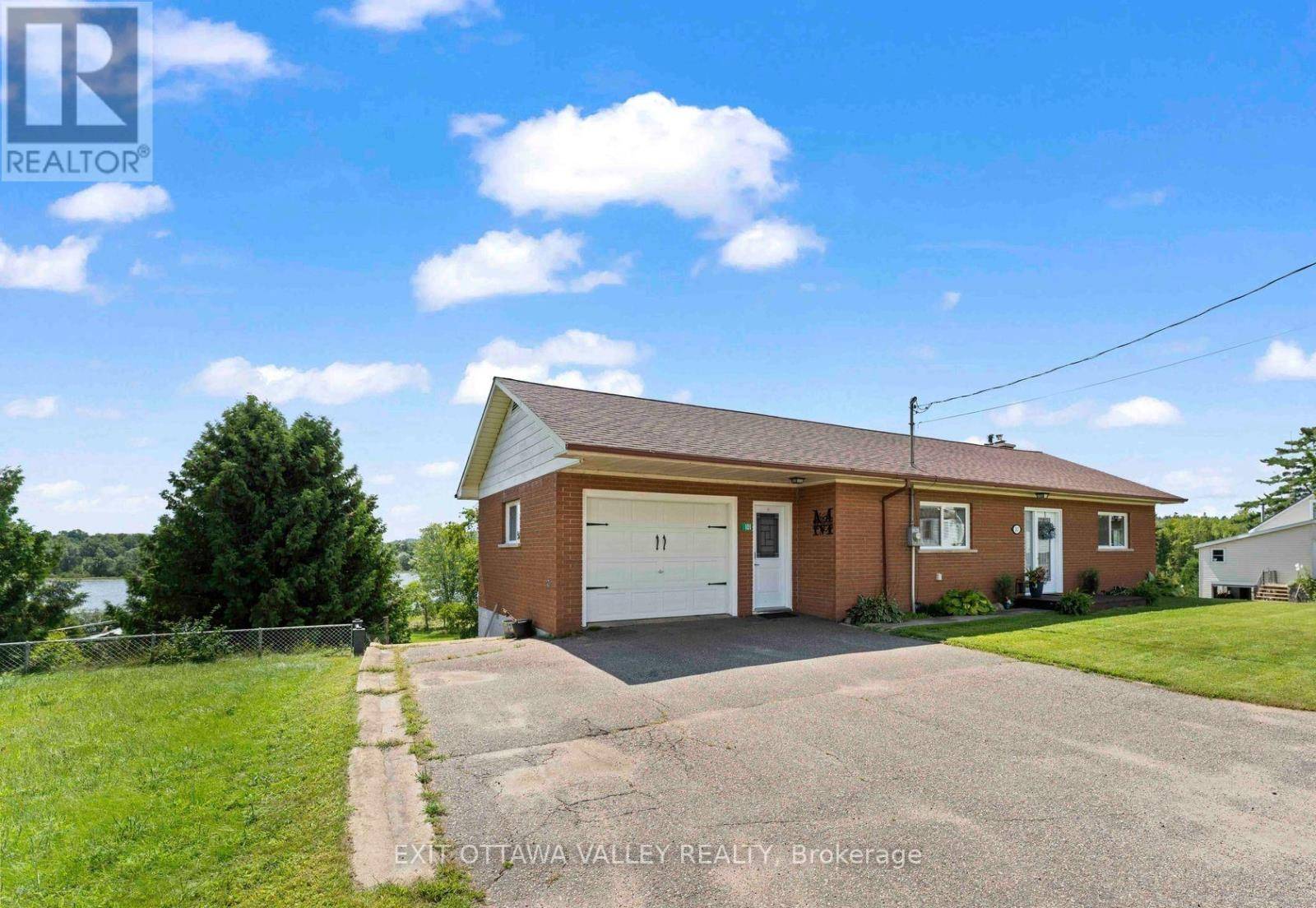 101 SIBERIA ROAD N, Madawaska Valley, ON K0J1B0