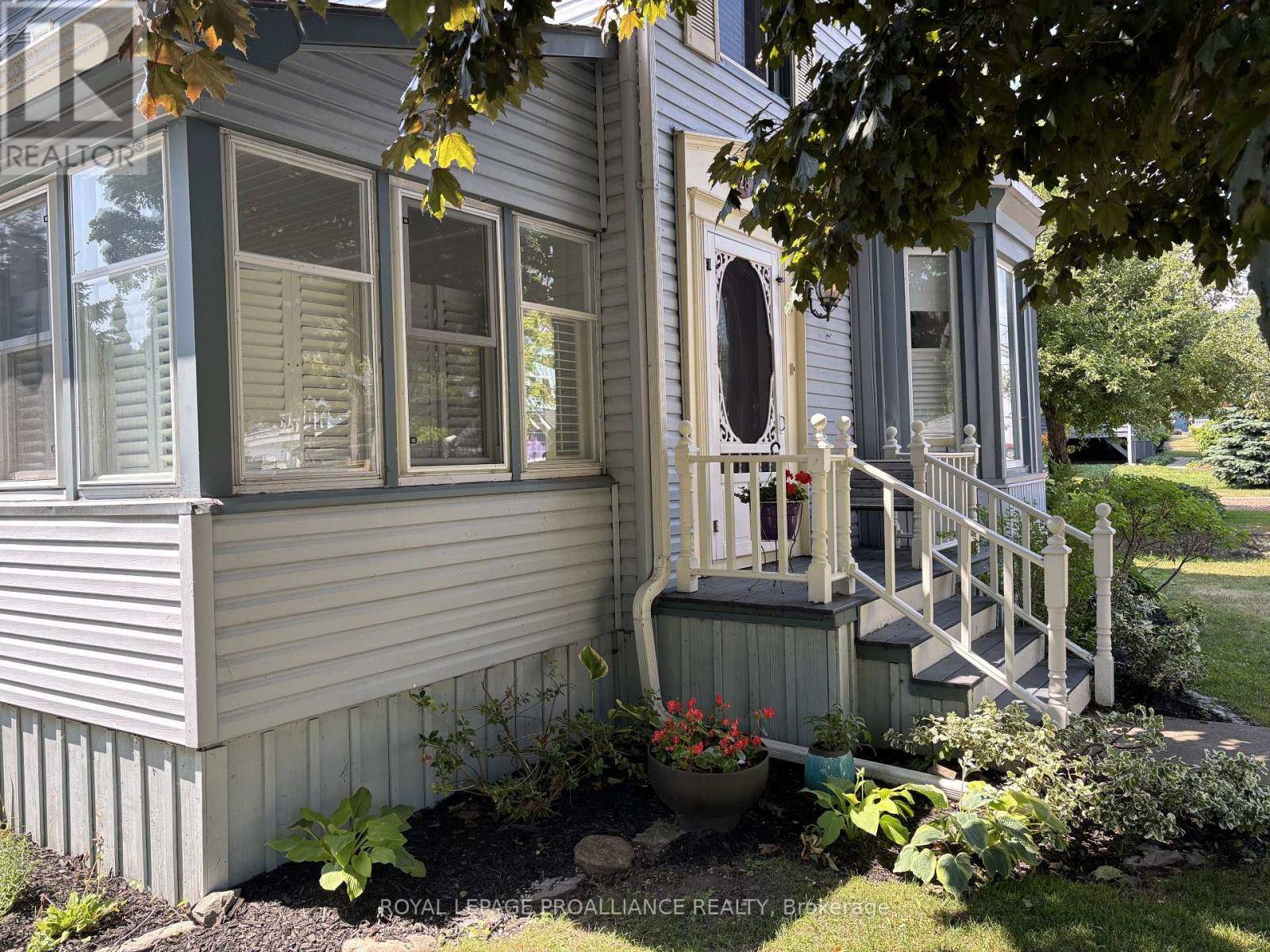Prince Edward County (wellington Ward), ON K0K3L0,28 WEST STREET