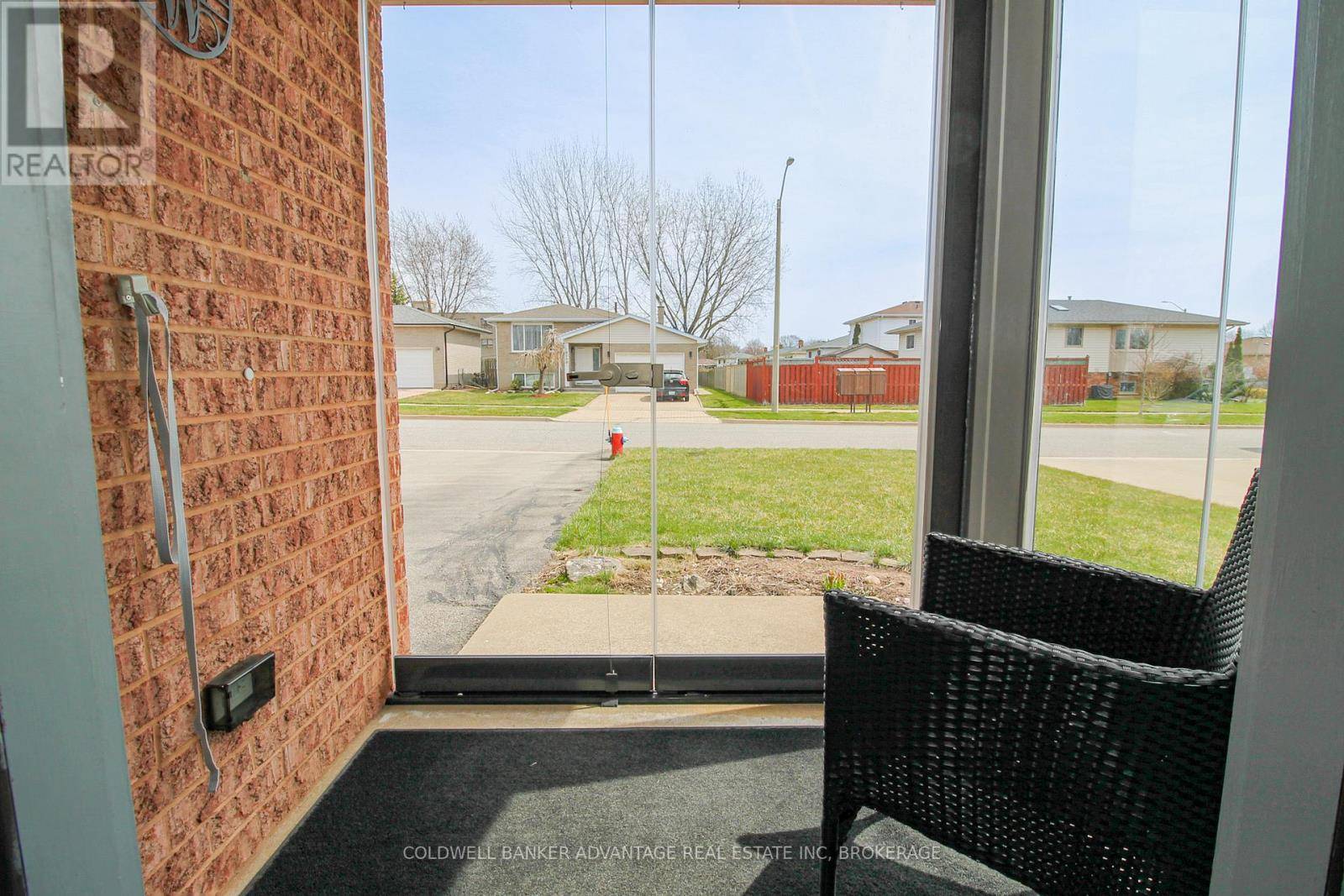 Niagara Falls (west Wood), ON L2H2W7,6251 SHERRI AVENUE