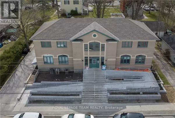 1128 Clapp LN #301, Ottawa, ON K4M1A7