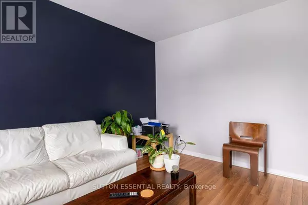 Kingston (central City West), ON K7M6K9,64 WOODSTONE CRESCENT