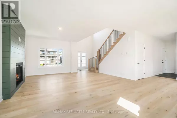 Russell, ON K0A1W0,619 GENEVA CRESCENT