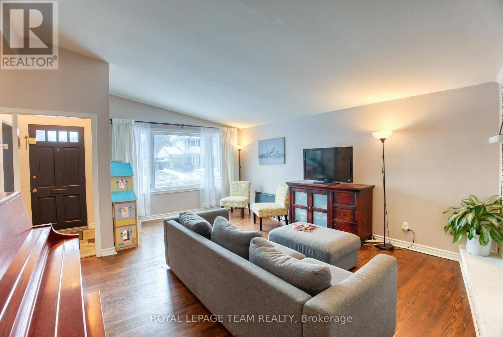 Ottawa, ON K1H6P9,2010 FEATHERSTON DRIVE