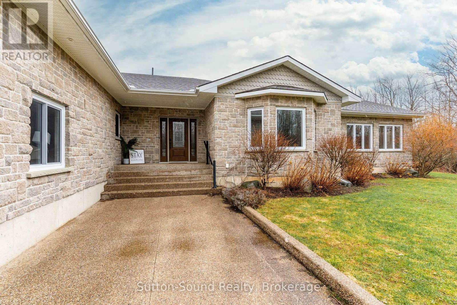 Georgian Bluffs, ON N4K6V5,133 PARK STREET