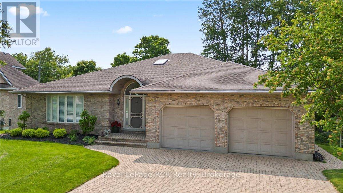 Hanover, ON N4N3S1,284 2ND AVENUE