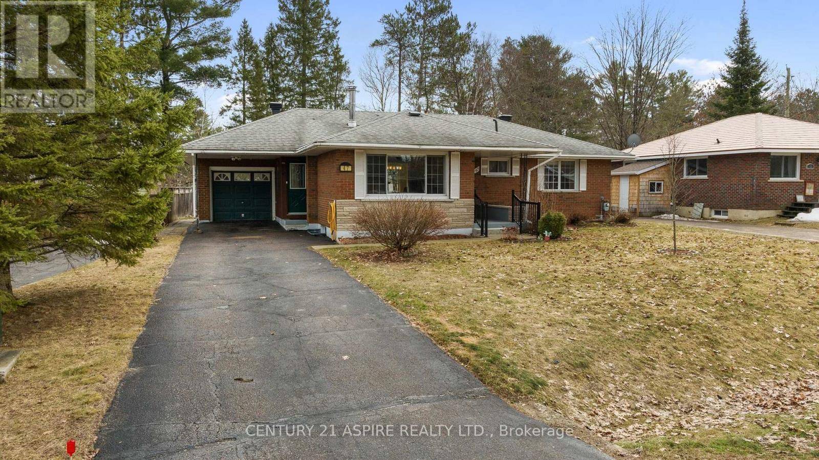 Deep River, ON K0J1P0,47 HIGHLAND CRESCENT
