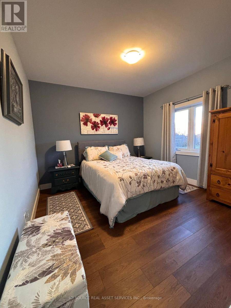 Owen Sound, ON N4K3H5,2380 9th AVE East #17