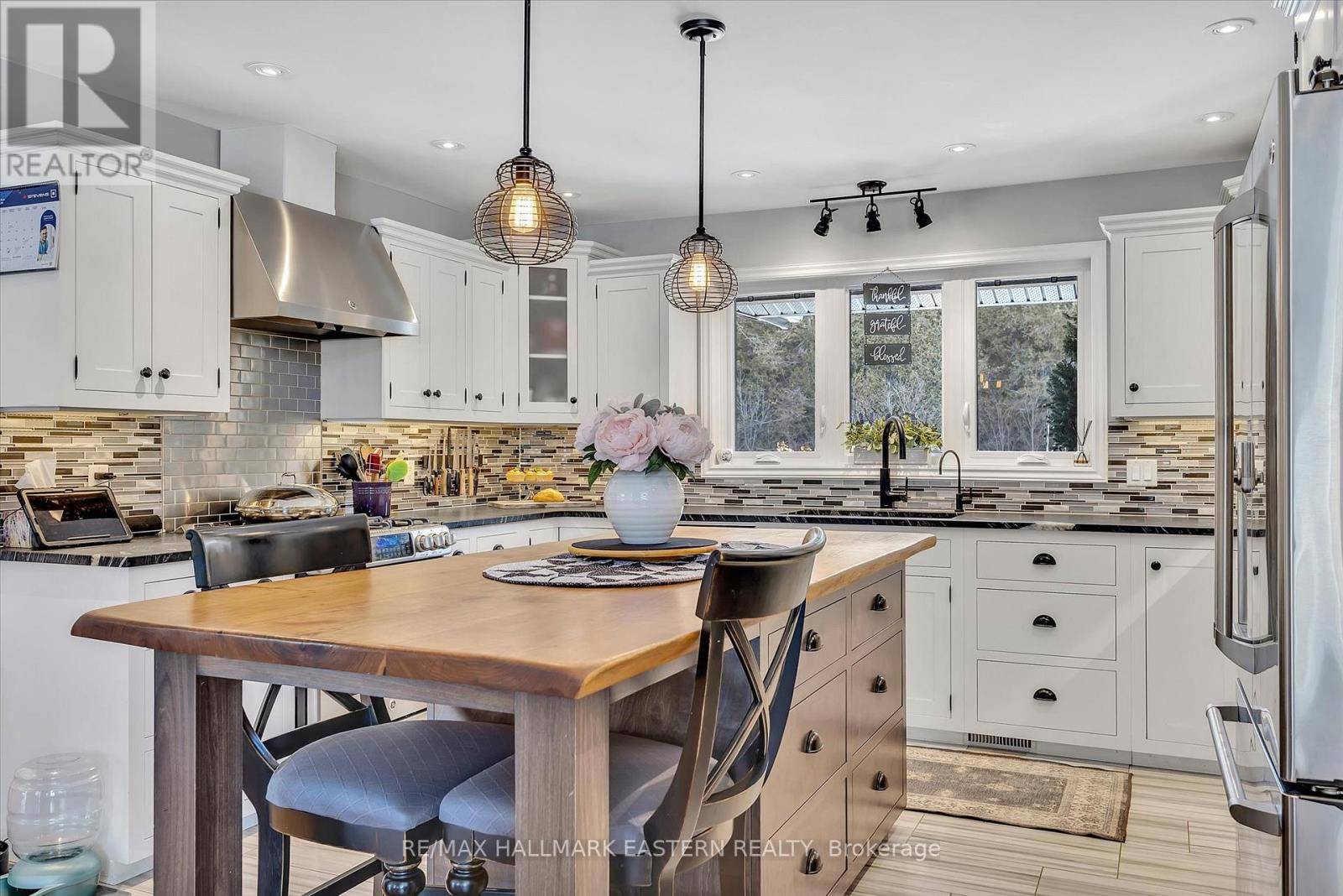 Kawartha Lakes (verulam), ON K0M1A0,487 FAIRBAIRN ROAD