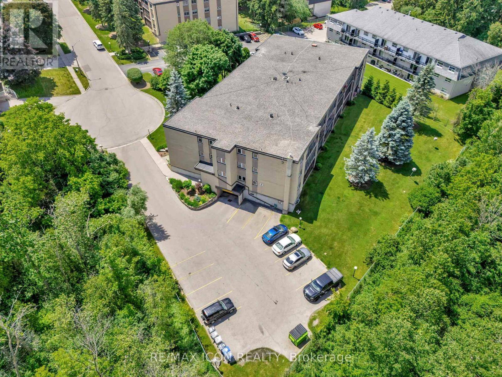 Cambridge, ON N3H5E7,6 Shettleston DR #306