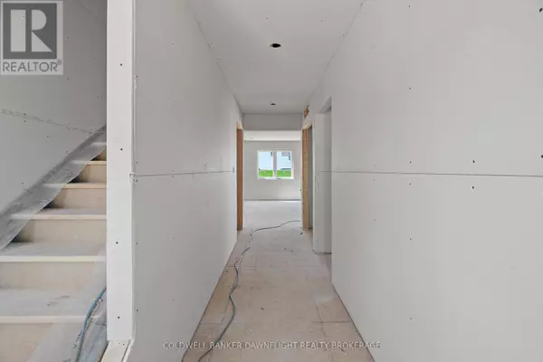 South Huron (stephen), ON N0M1M0,127 VICTORIA AVENUE E