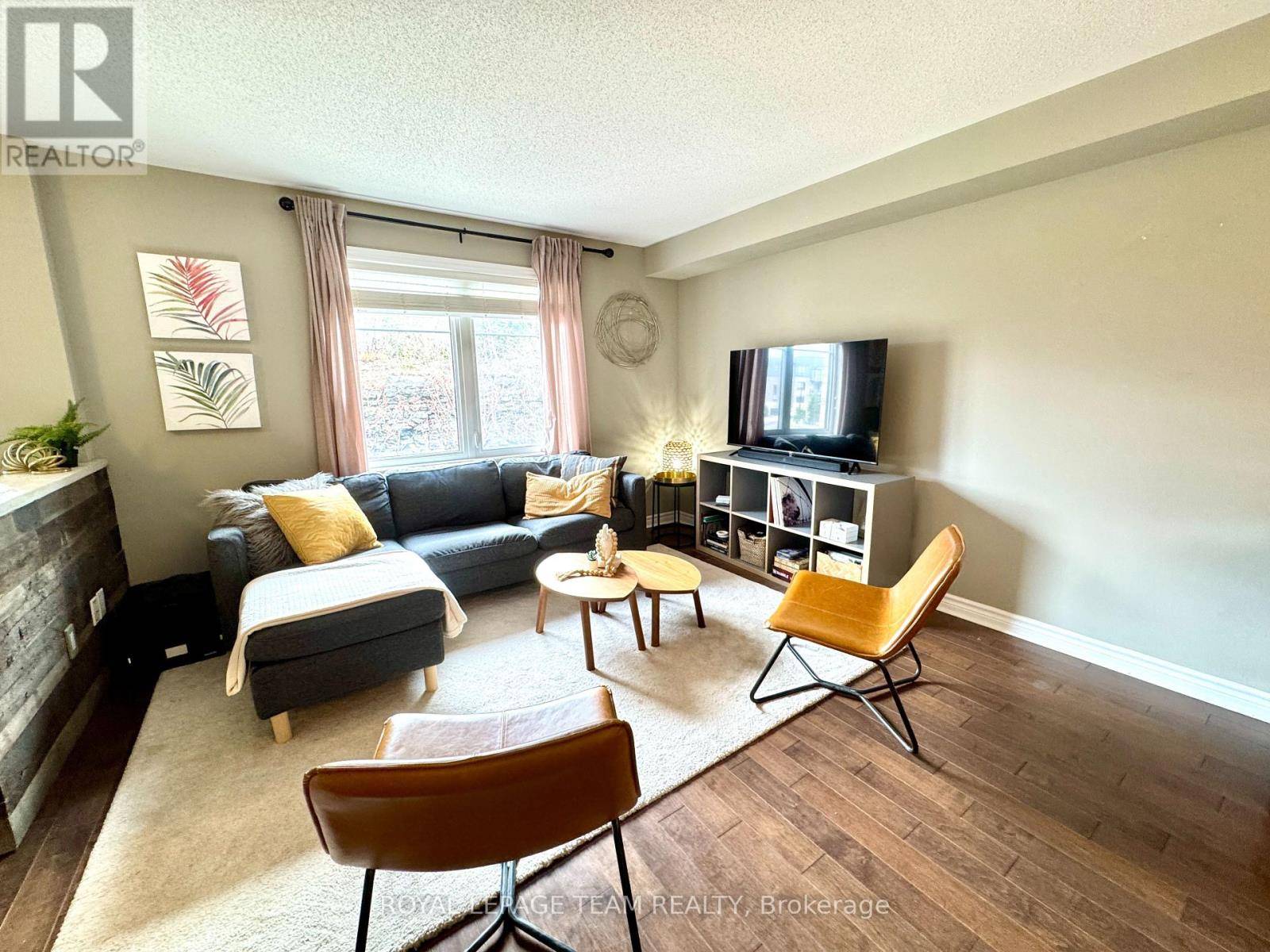 Ottawa, ON K1C0A5,297 Titanium Private #A