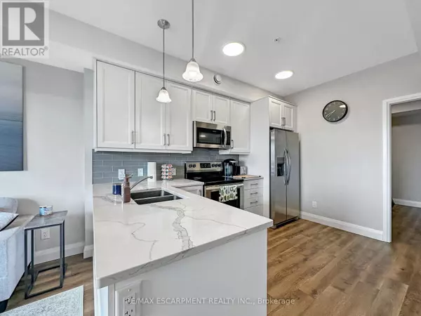 Haldimand, ON N0A1H0,64 Main ST North #409