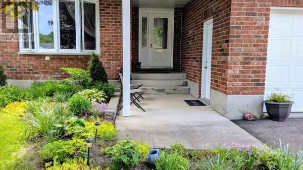 Smiths Falls, ON K7A5L1,264 GLENWOOD CRESCENT
